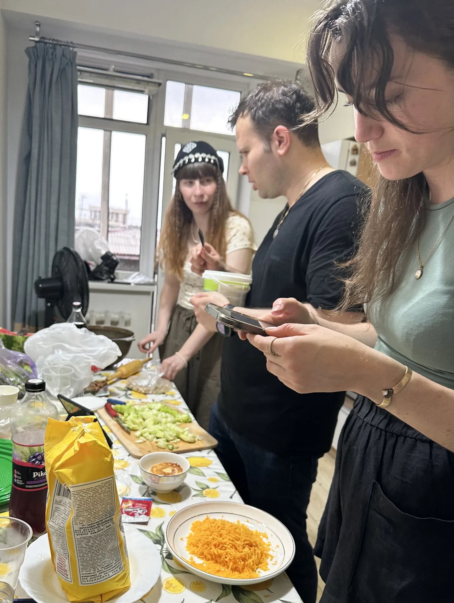 Счастливый день удался! Люблю вкусно поесть и поговорить на разных языках🥰🙏
